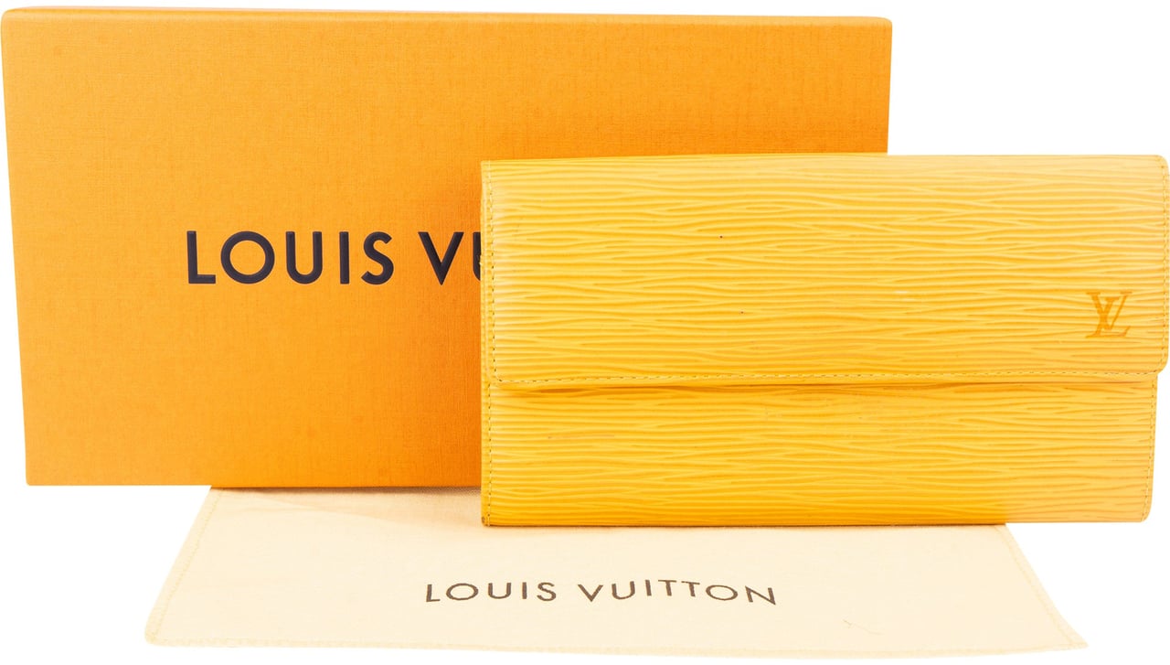 Louis Vuitton Louis Vuitton Yellow Epi Leather Sarah Wallet Geel