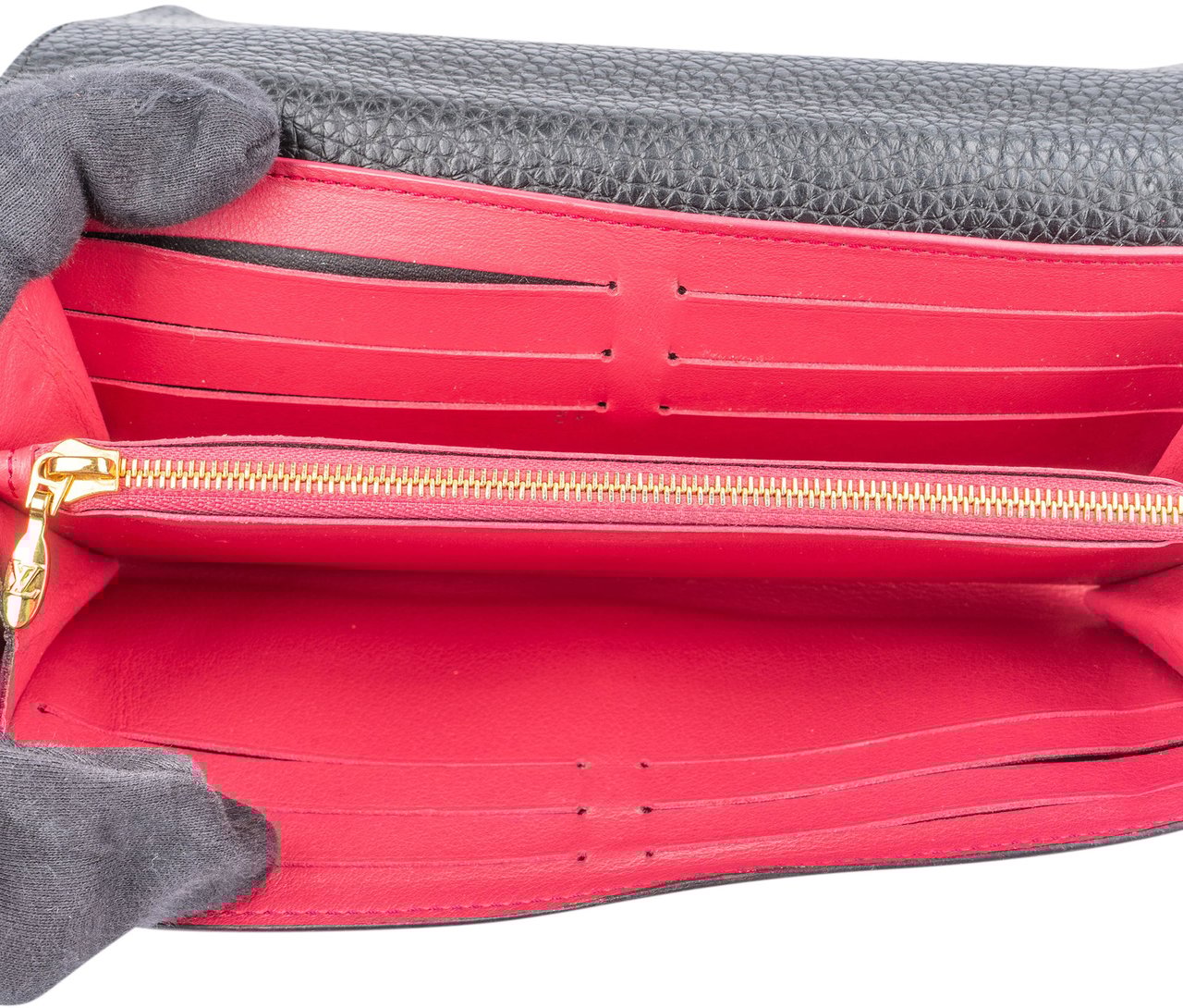 Louis Vuitton Louis Vuitton Taurillon Leather Capucines Wallet Zwart