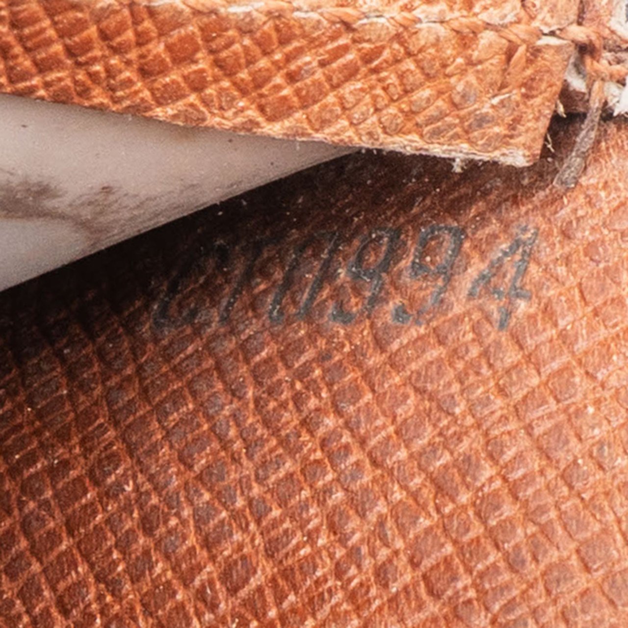 Louis Vuitton Louis Vuitton Canvas Monogram Cardholder Bruin