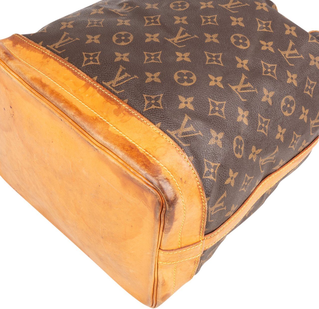 Louis Vuitton Louis Vuitton Canvas Monogram Sac Noe Grande Shoulder Bag Bruin
