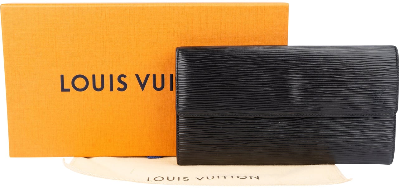 Louis Vuitton Louis Vuitton Noir Epi Leather Sarah Wallet Zwart