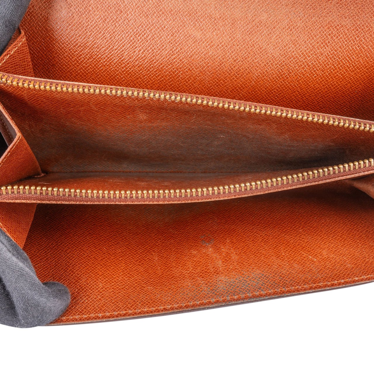 Louis Vuitton Louis Vuitton Canvas Monogram Sarah Wallet Bruin