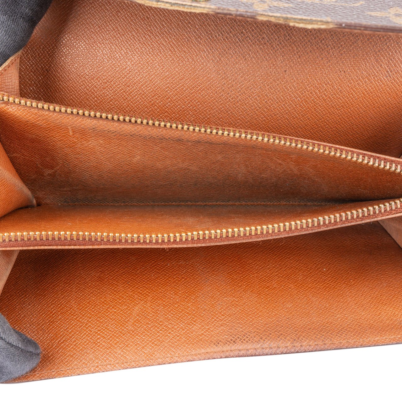 Louis Vuitton Louis Vuitton Canvas Monogram Sarah Wallet Bruin