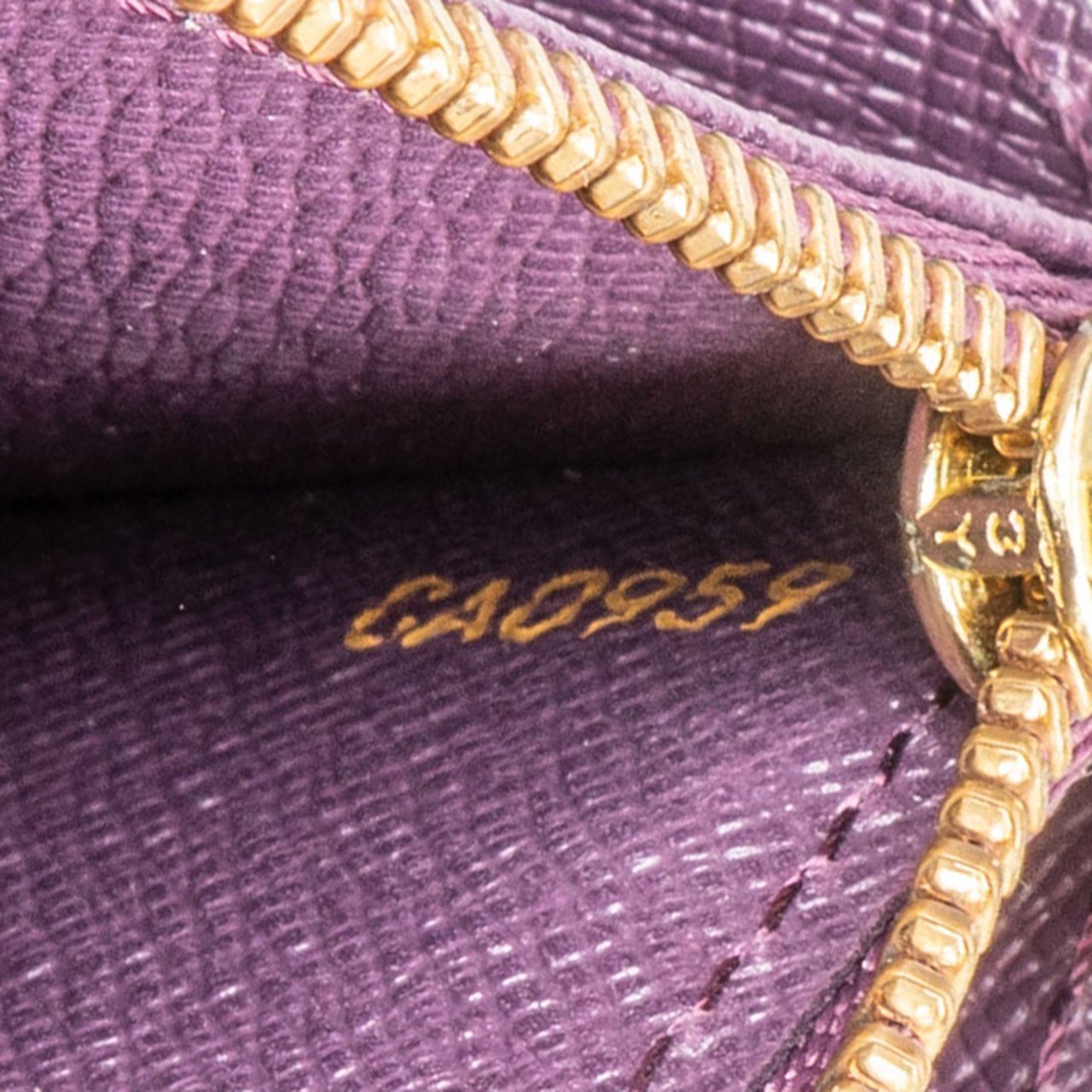 Louis Vuitton Louis Vuitton Yellow Epi Leather Sarah Wallet Geel