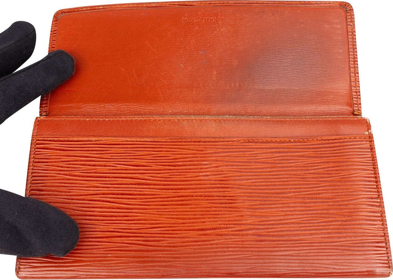 Louis Vuitton Louis Vuitton Cognac Epi Leather Wallet Bruin