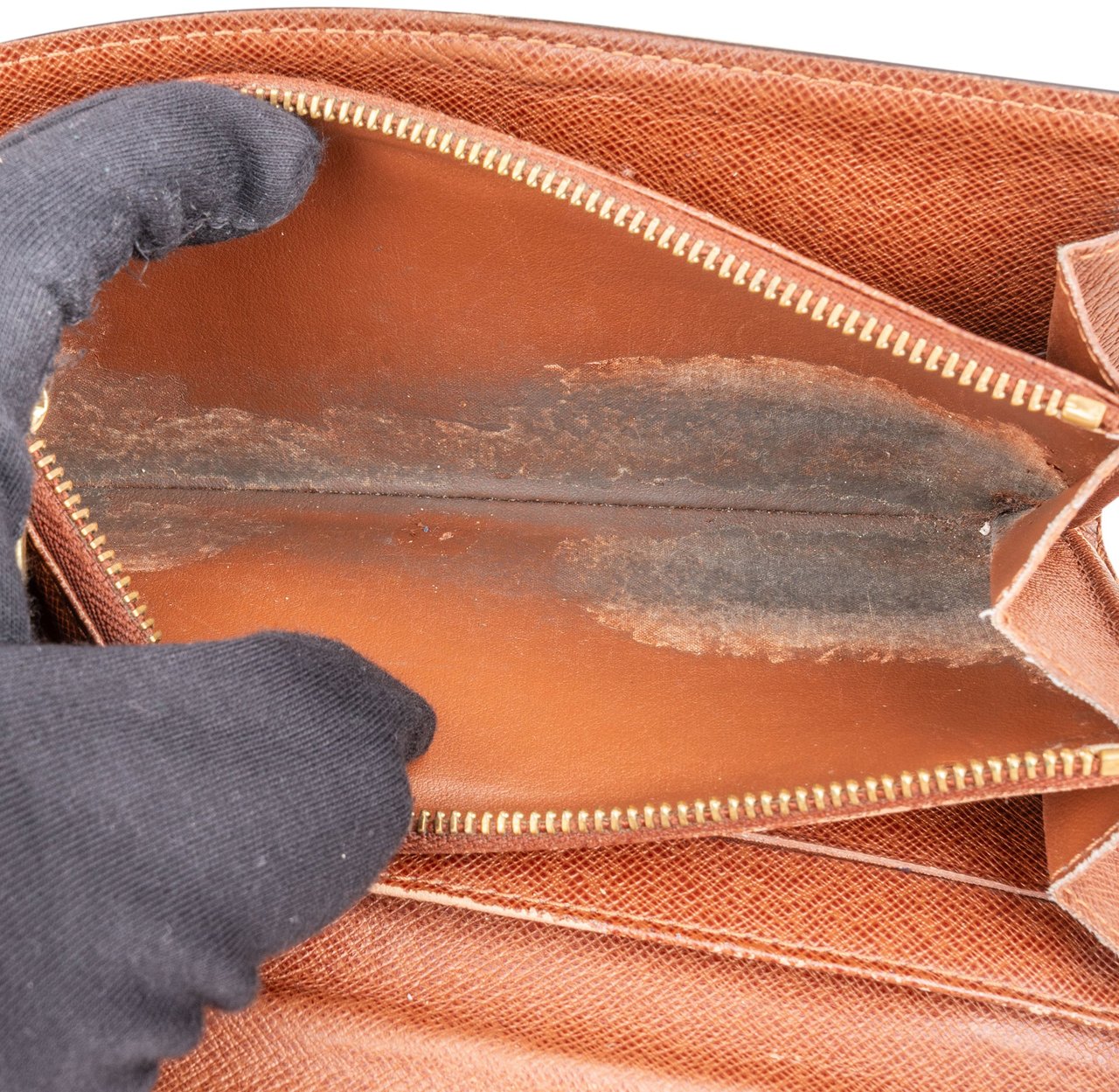 Louis Vuitton Louis Vuitton Canvas Monogram Sarah Wallet Bruin