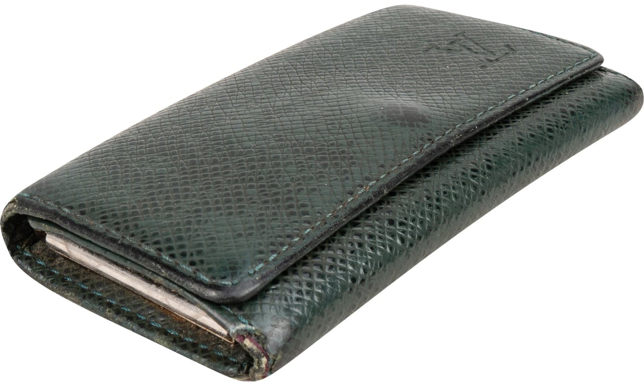 Louis Vuitton Louis Vuitton Green Taiga Leather Keyholder Groen