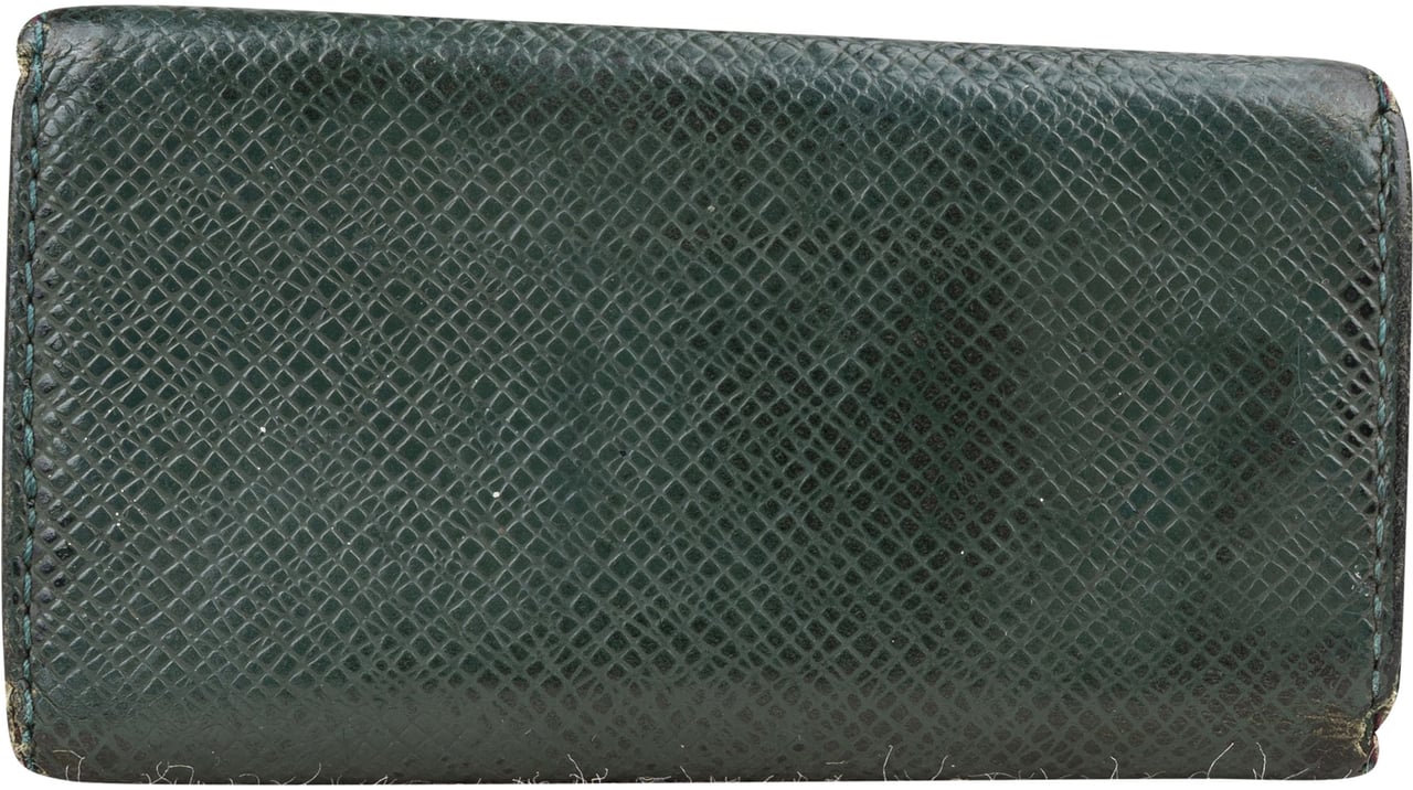 Louis Vuitton Louis Vuitton Green Taiga Leather Keyholder Groen
