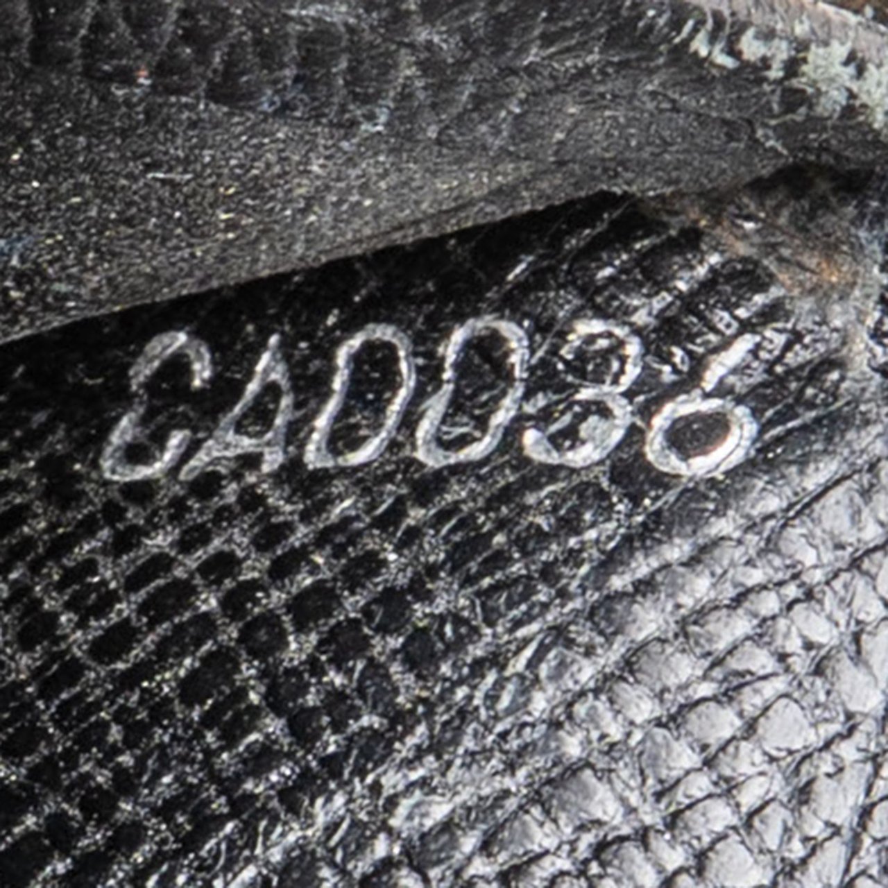 Louis Vuitton Louis Vuitton Noir Epi Leather Marco Wallet Zwart