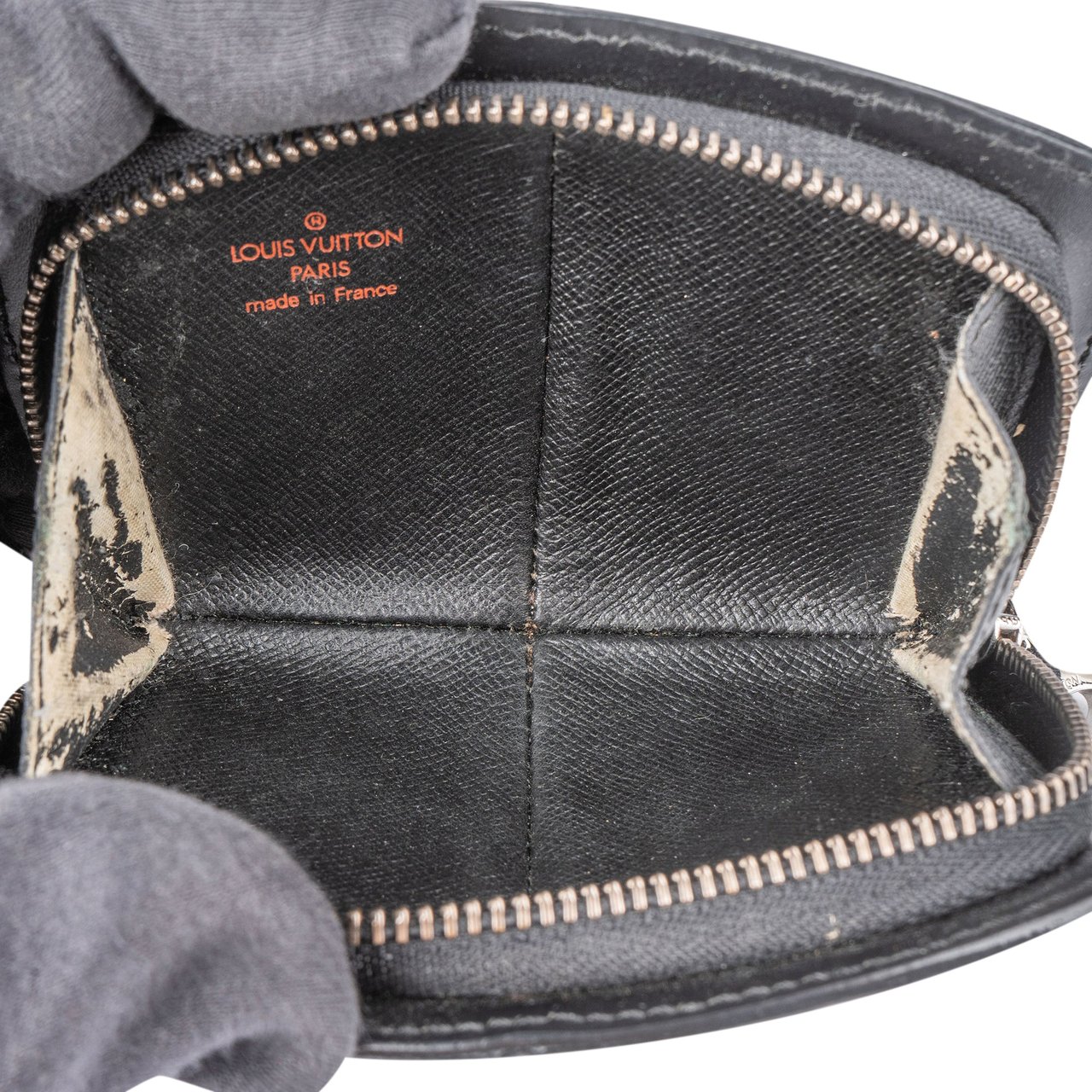 Louis Vuitton Louis Vuitton Noir Epi Leather Demi Lune Coin Wallet Zwart