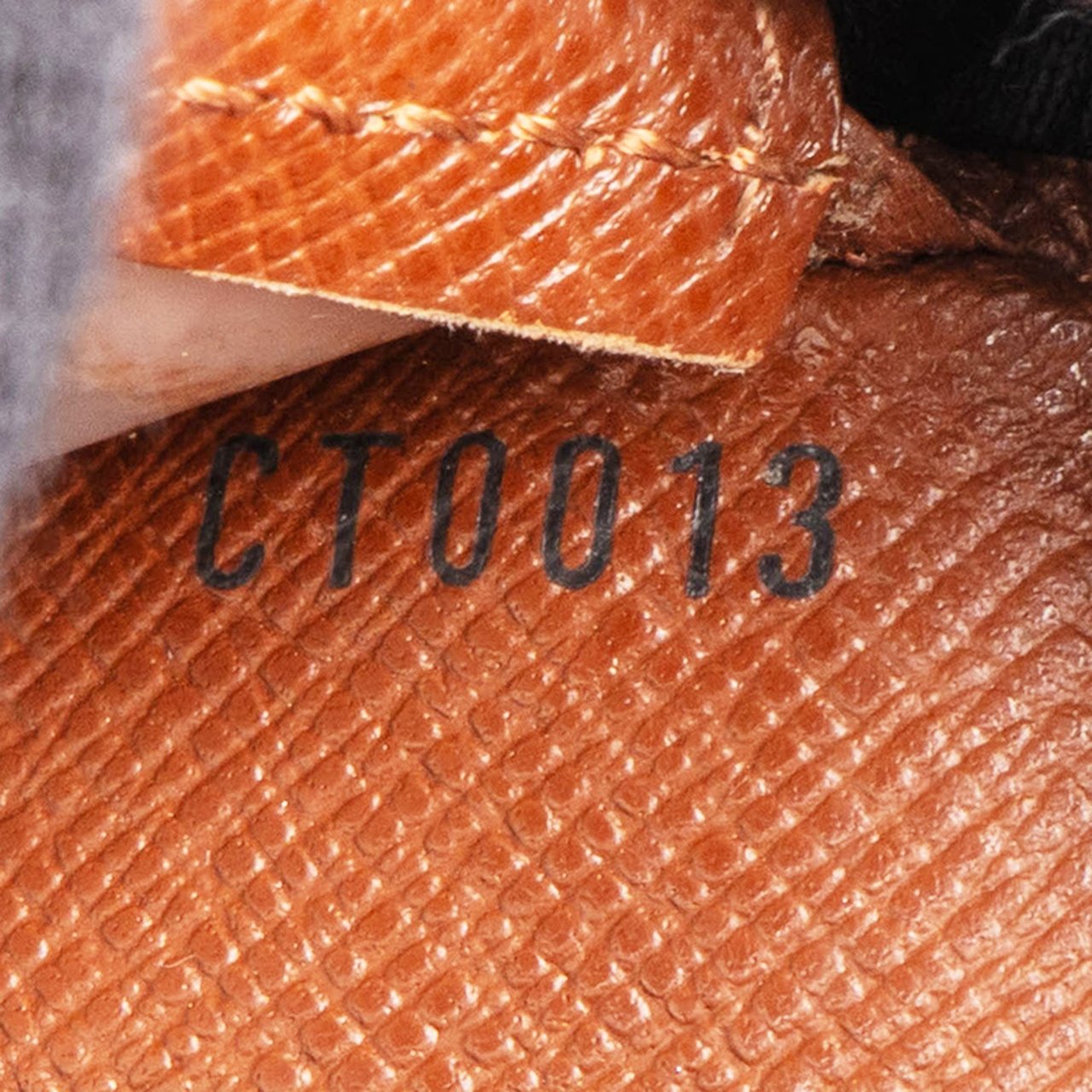 Louis Vuitton Louis Vuitton Canvas Monogram Cardholder Bruin