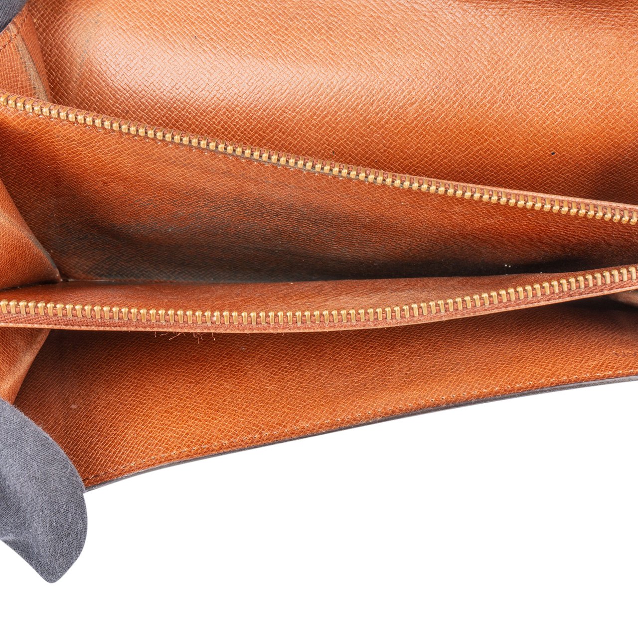 Louis Vuitton Louis Vuitton Canvas Monogram Sarah Wallet Bruin