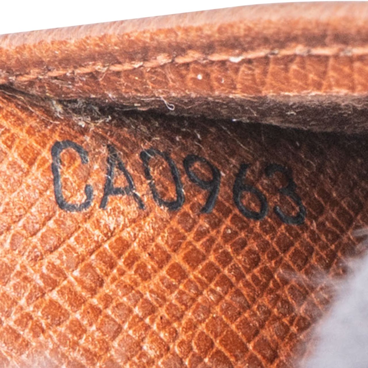 Louis Vuitton Louis Vuitton Canvas Monogram Marco Wallet Bruin