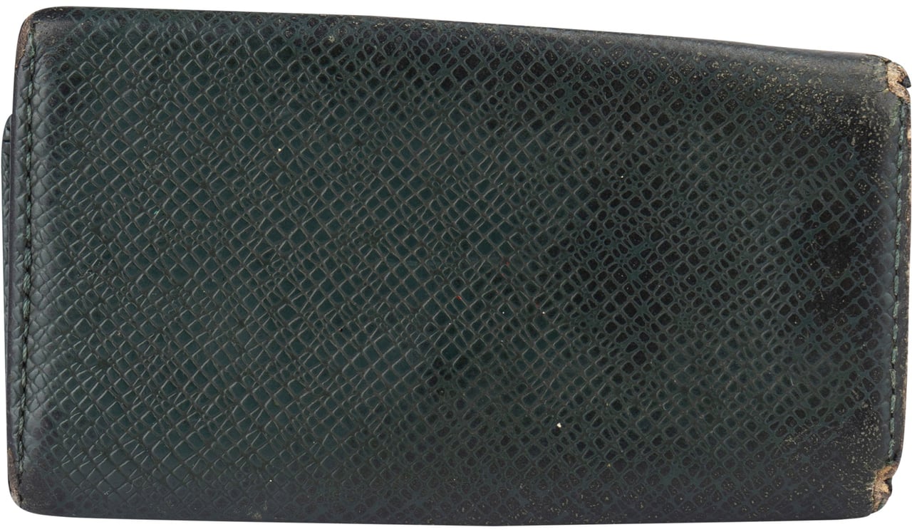 Louis Vuitton Louis Vuitton Green Taiga Leather Keyholder Groen