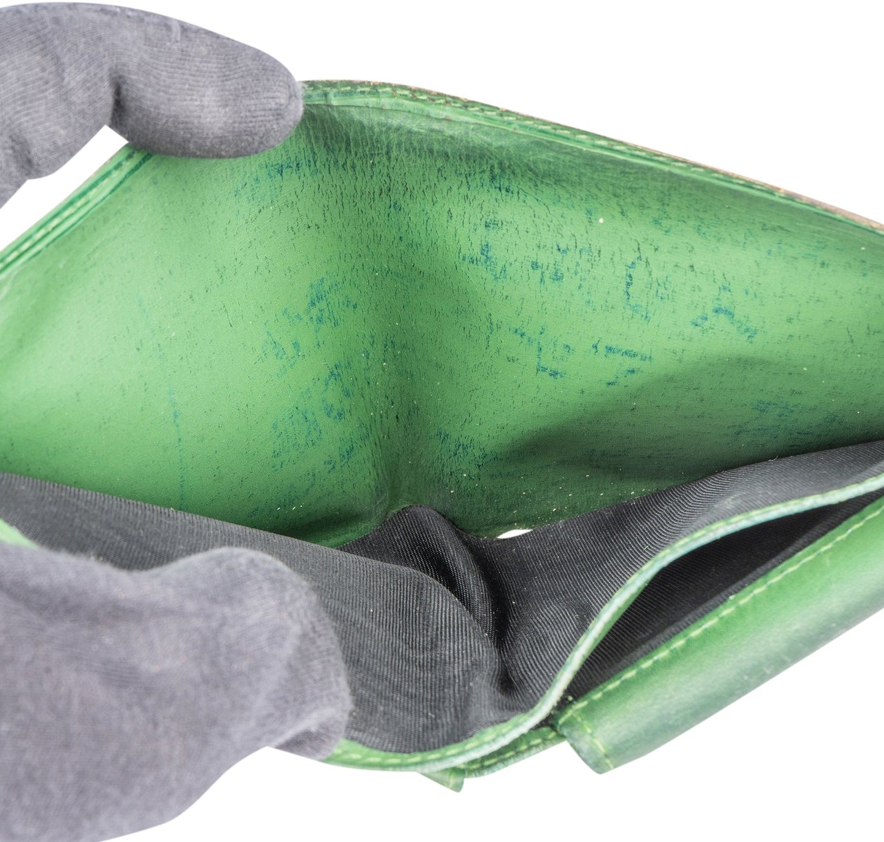 Louis Vuitton Louis Vuitton Green Epi Leather Marco Wallet Groen