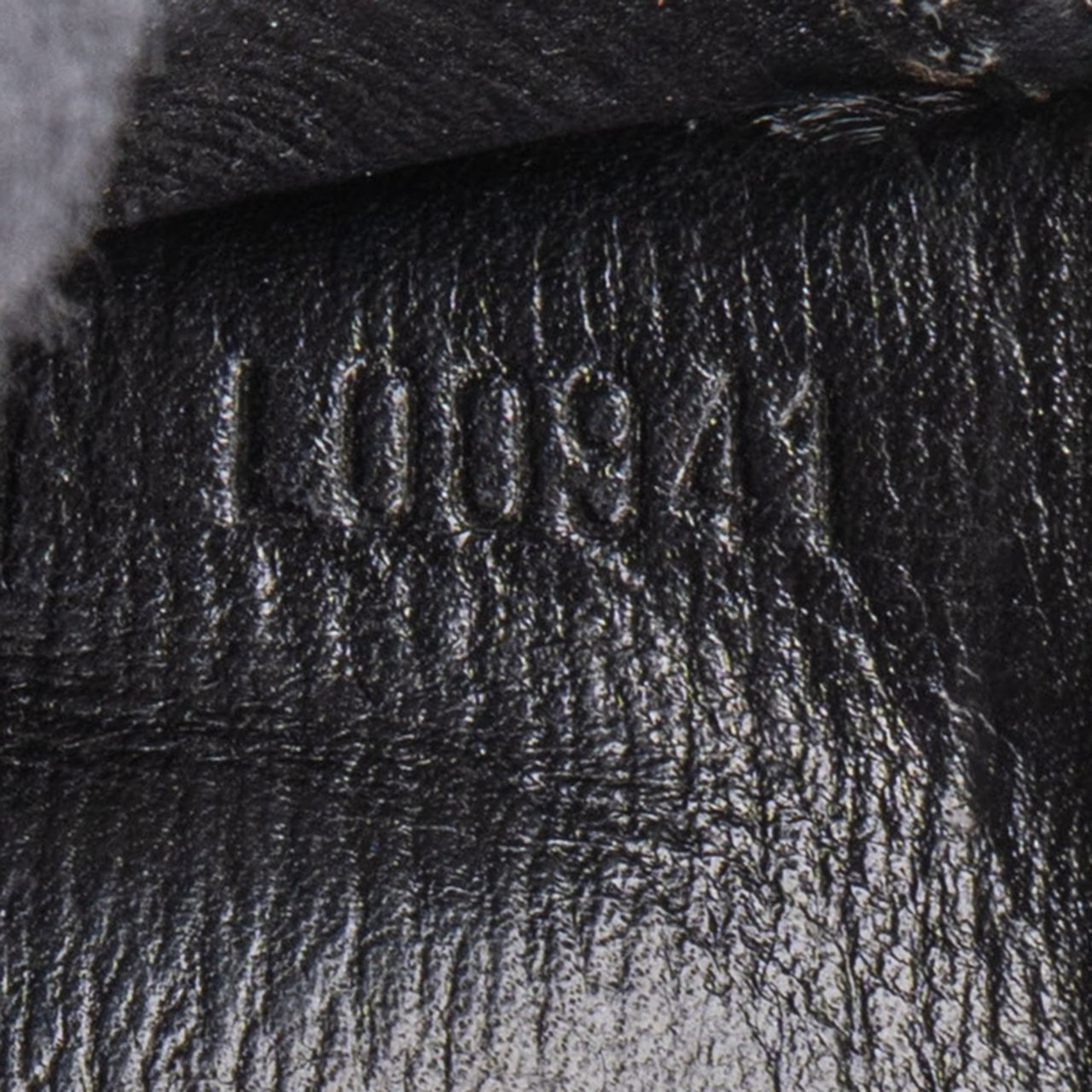 Louis Vuitton Louis Vuitton Noir Epi Leather Wallet Zwart