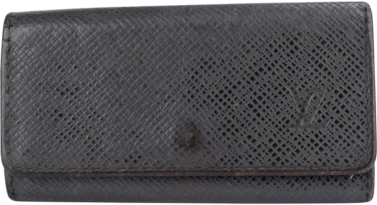 Louis Vuitton Louis Vuitton Noir Taiga Leather Keyholder Zwart