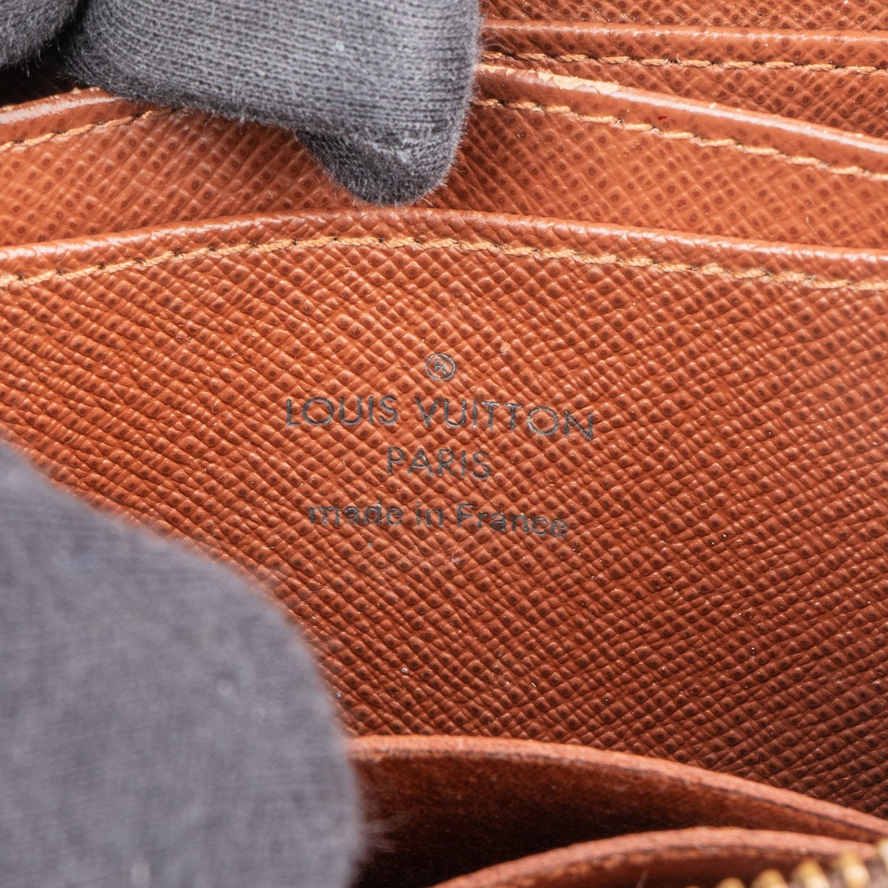 Louis Vuitton Louis Vuitton Canvas Monogram Zippy Coin Wallet Bruin