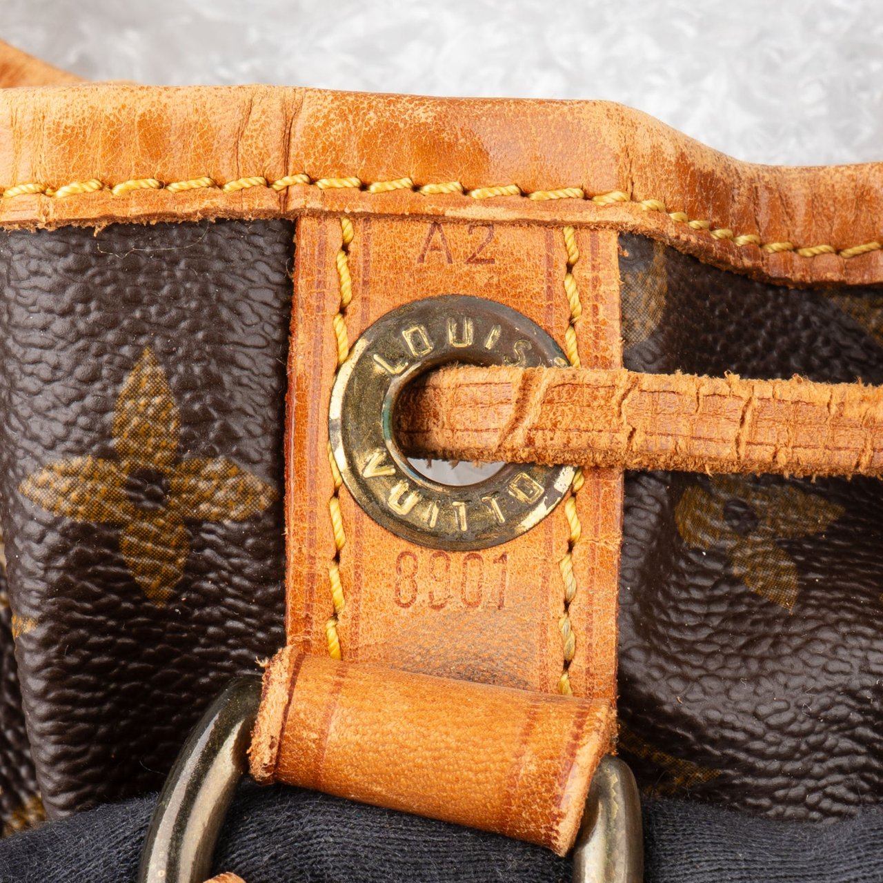 Louis Vuitton Louis Vuitton Canvas Monogram Sac Noe Grande Shoulder Bag Bruin