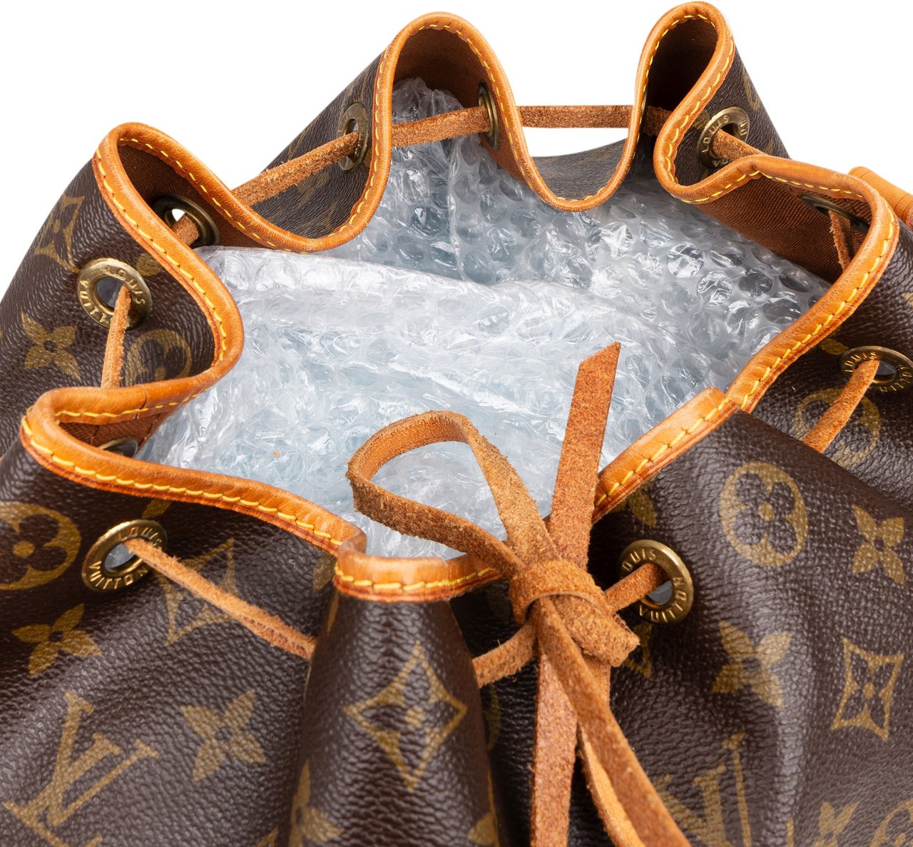 Louis Vuitton Louis Vuitton Canvas Monogram Sac Noe Grande Shoulder Bag Bruin