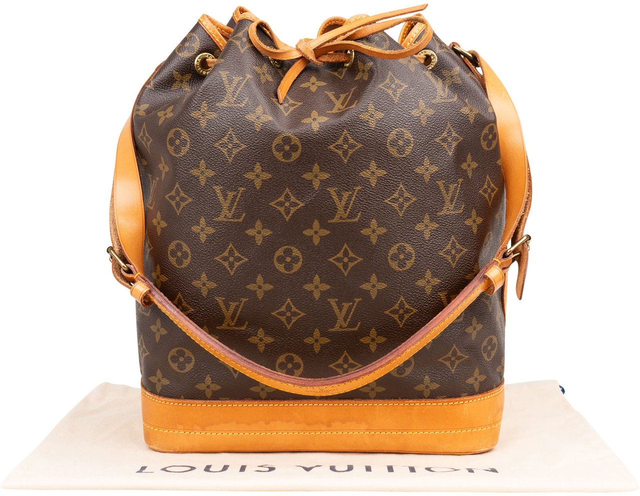 Louis Vuitton Louis Vuitton Canvas Monogram Sac Noe Grande Shoulder Bag Bruin
