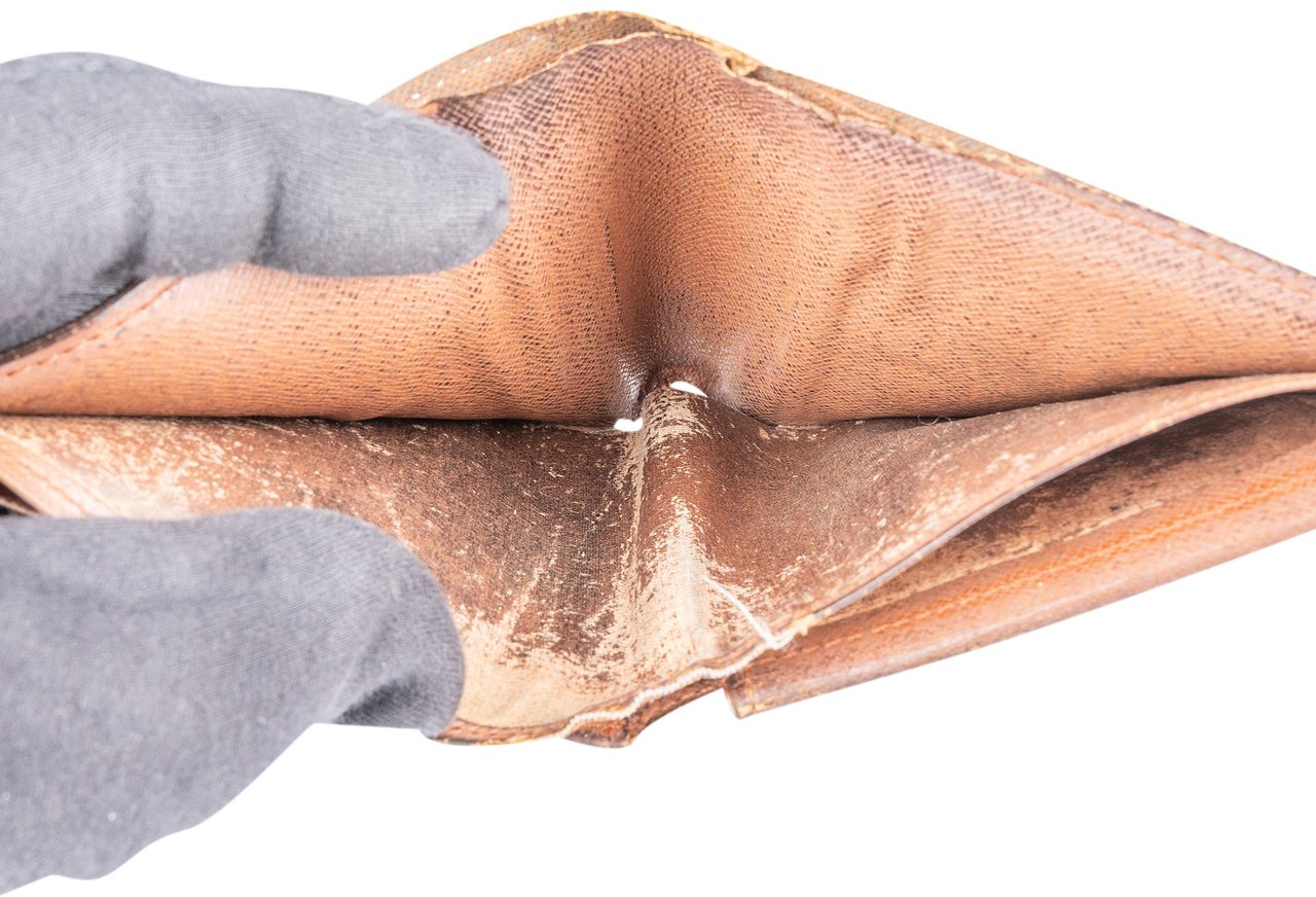 Louis Vuitton Louis Vuitton Canvas Monogram Marco Wallet Bruin