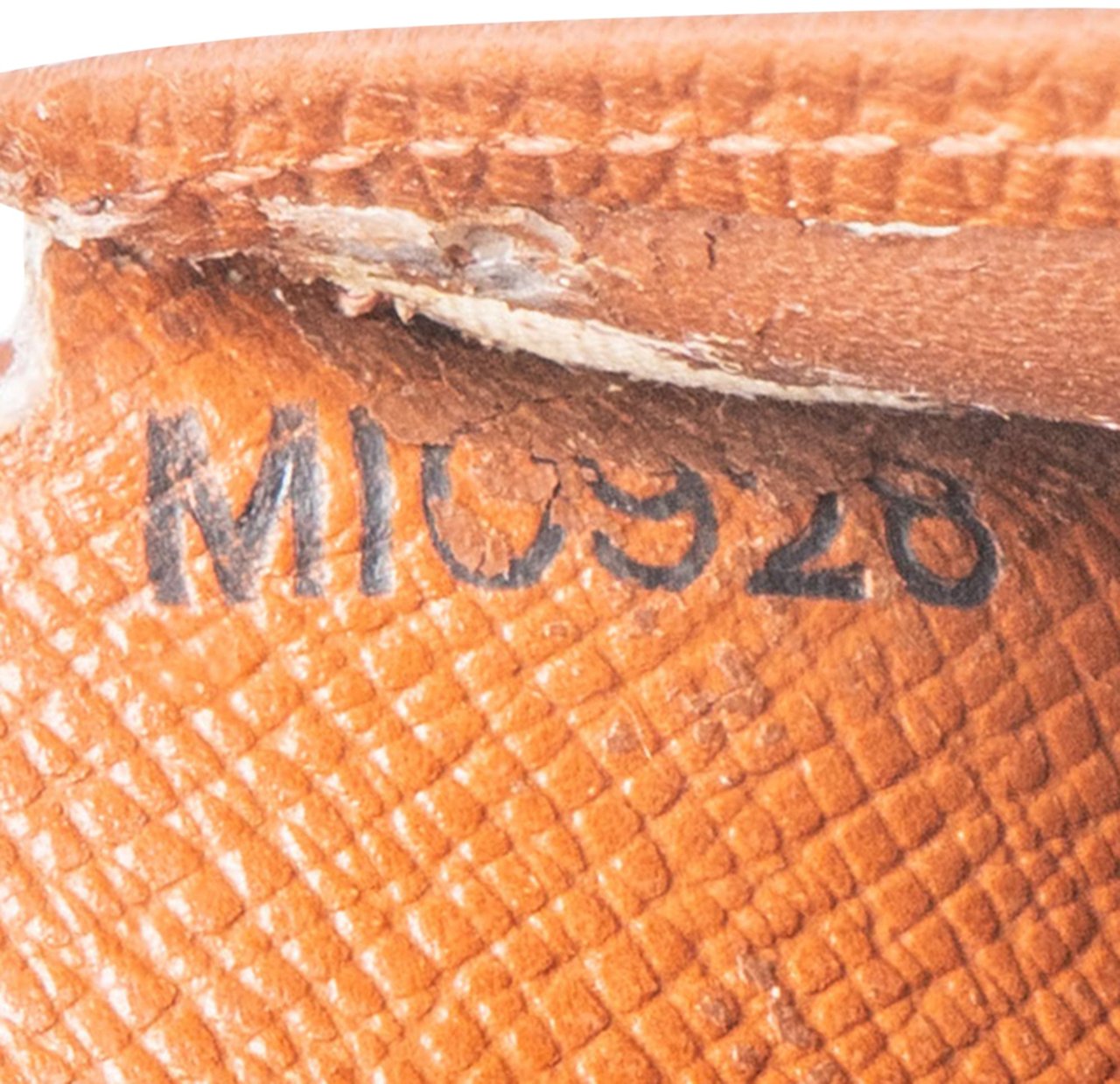 Louis Vuitton Louis Vuitton Canvas Monogram Compact Clip Wallet Bruin