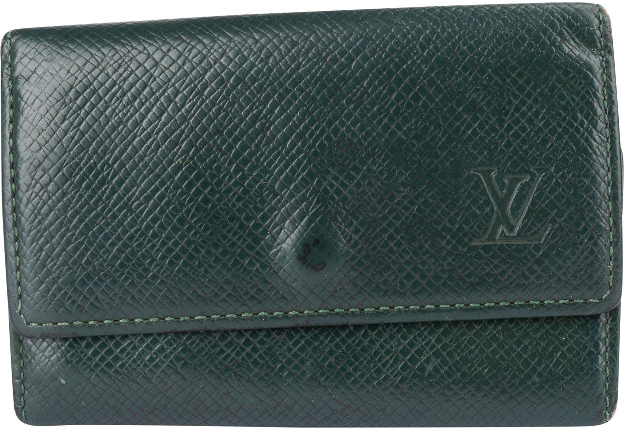 Louis Vuitton Louis Vuitton Green Taiga Leather Keyholder Groen