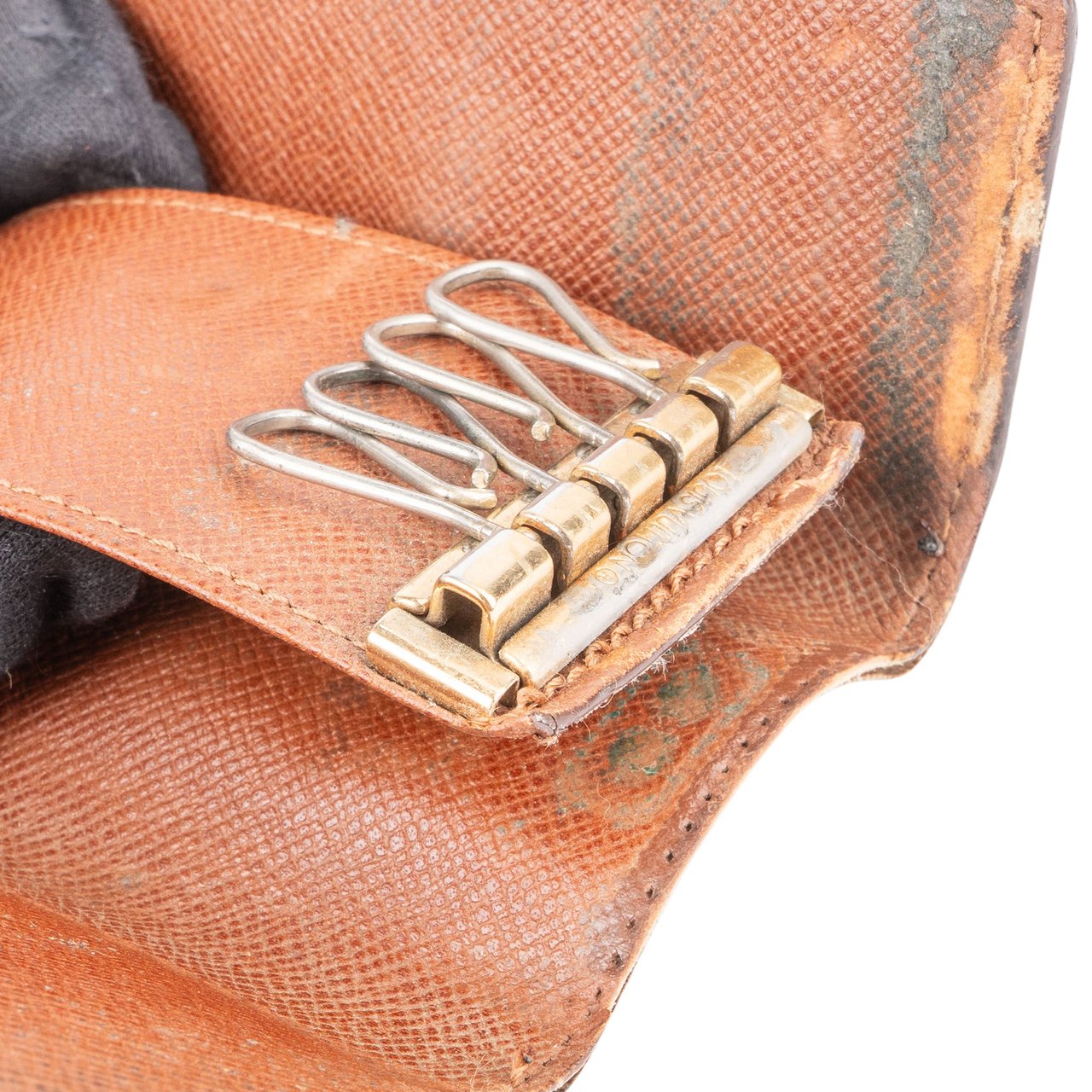 Louis Vuitton Louis Vuitton Canvas Monogram Keyholder Bruin