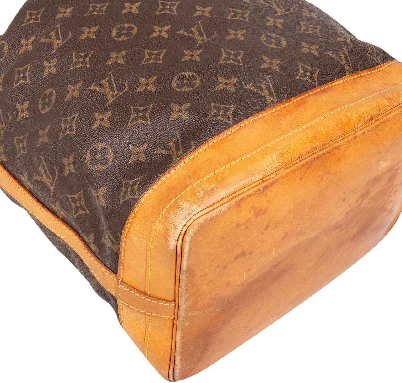 Louis Vuitton Louis Vuitton Canvas Monogram Sac Noe Grande Shoulder Bag Bruin
