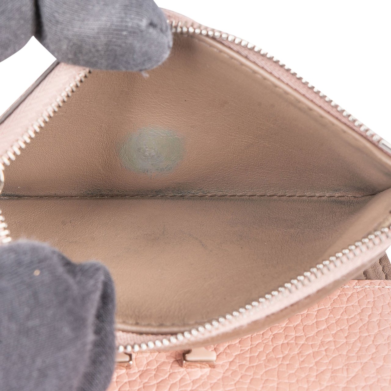 Louis Vuitton Louis Vuitton Taurillon Leather Capucines Compact Wallet Roze