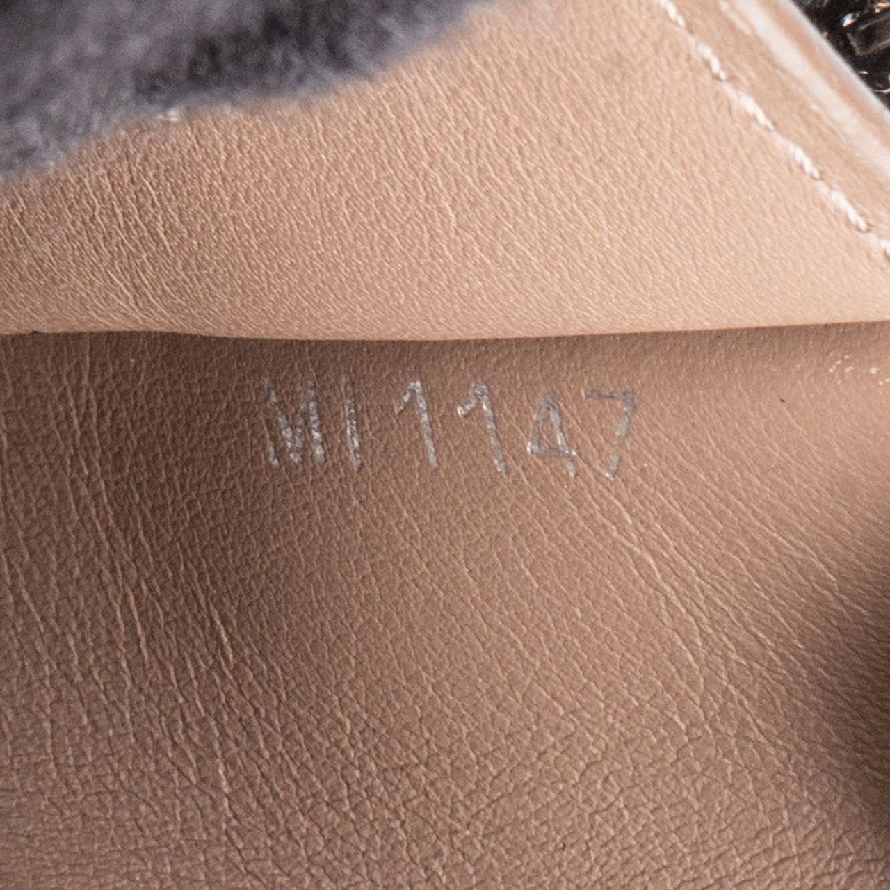 Louis Vuitton Louis Vuitton Taurillon Leather Capucines Compact Wallet Roze