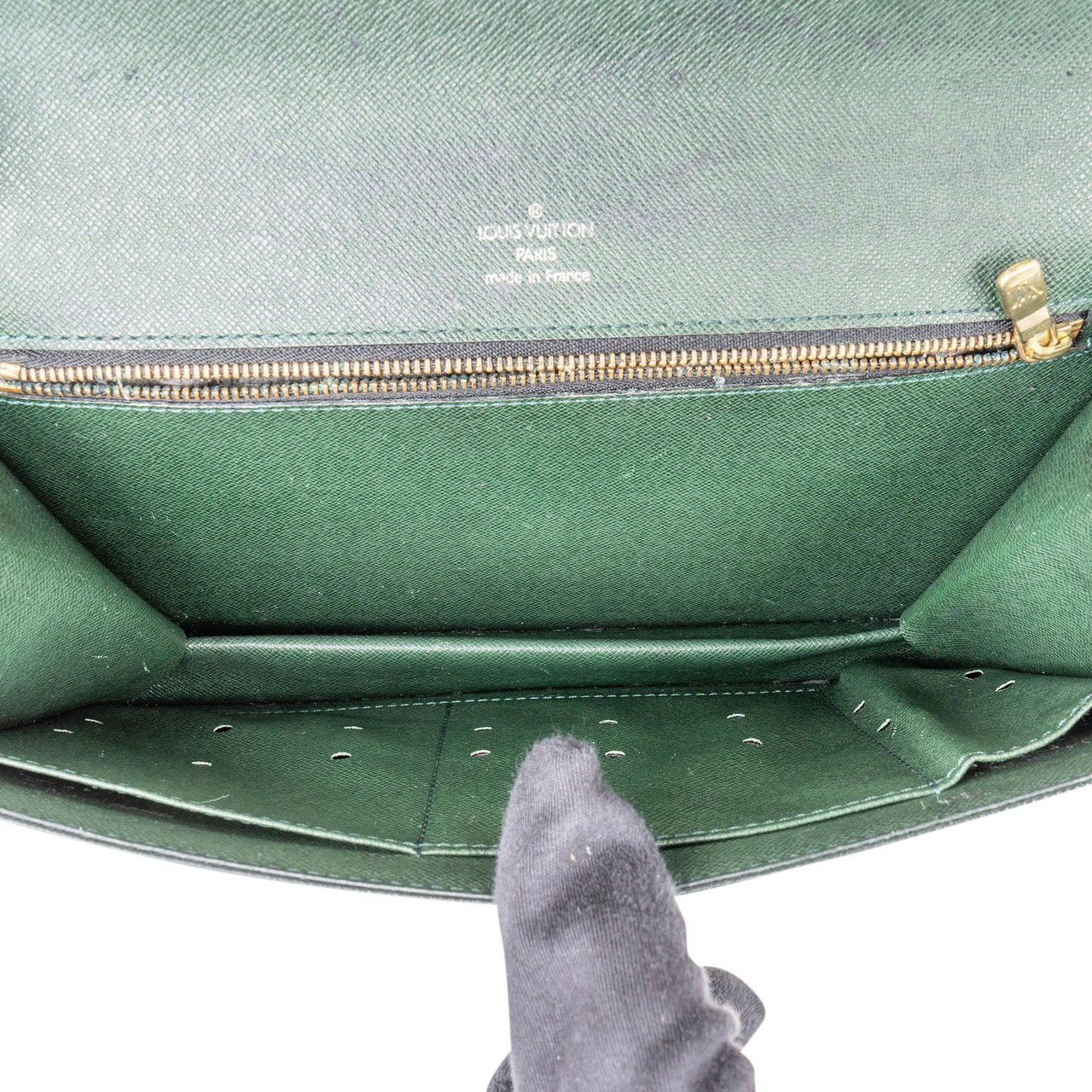 Louis Vuitton Louis Vuitton Green Taiga Leather Kourad Clutch Groen