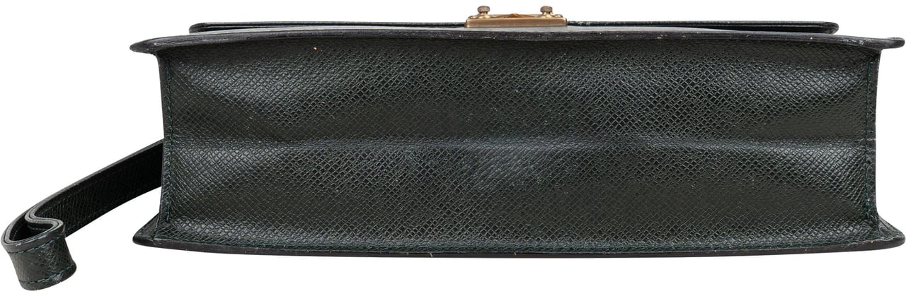 Louis Vuitton Louis Vuitton Green Taiga Leather Kourad Clutch Groen