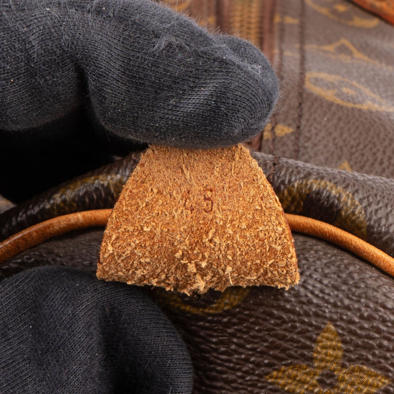 Louis Vuitton Louis Vuitton Canvas Monogram Keepall 45 Bruin