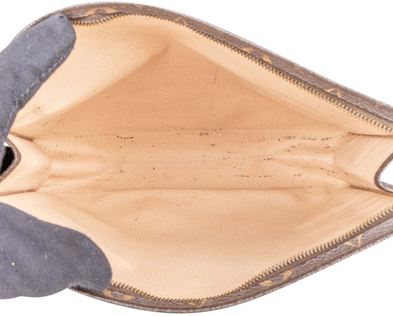 Louis Vuitton Louis Vuitton Canvas Monogram Poche Toilette 25 Clutch Bruin