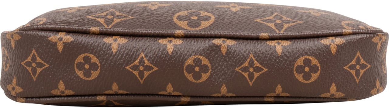 Louis Vuitton Louis Vuitton Canvas Monogram Pochette Accessoire Shoulder Bag Bruin