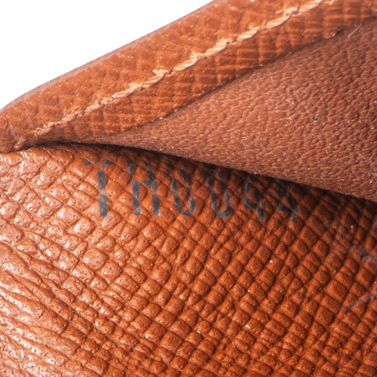 Louis Vuitton Louis Vuitton Canvas Monogram Compact Clip Wallet Bruin