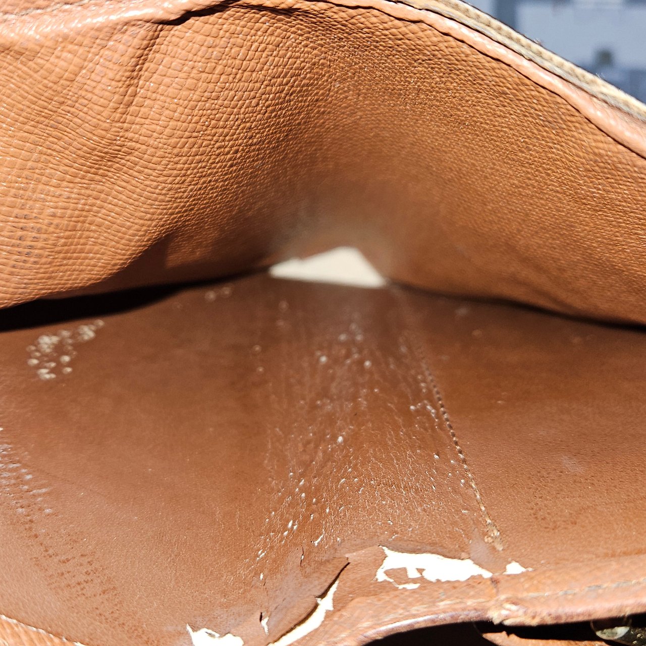 Louis Vuitton Louis Vuitton Canvas Monogram Compact Clip Wallet Bruin