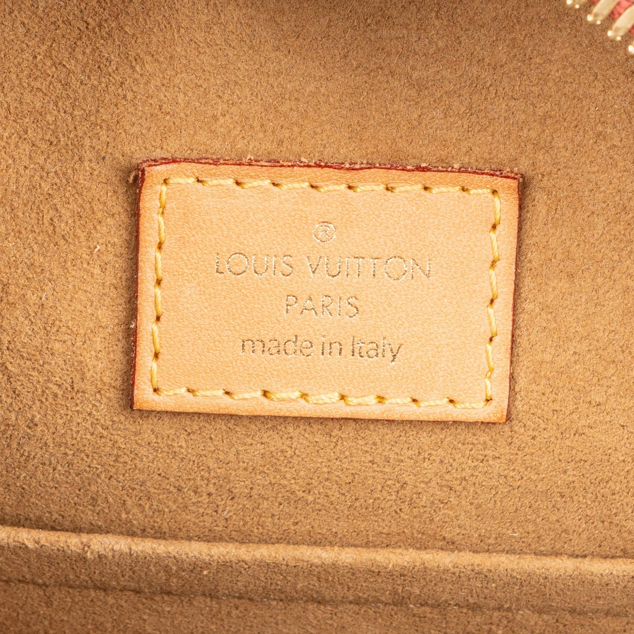 Louis Vuitton Canvas Monogram Boite Chapeau Souple MM Crossbody Bag Bruin