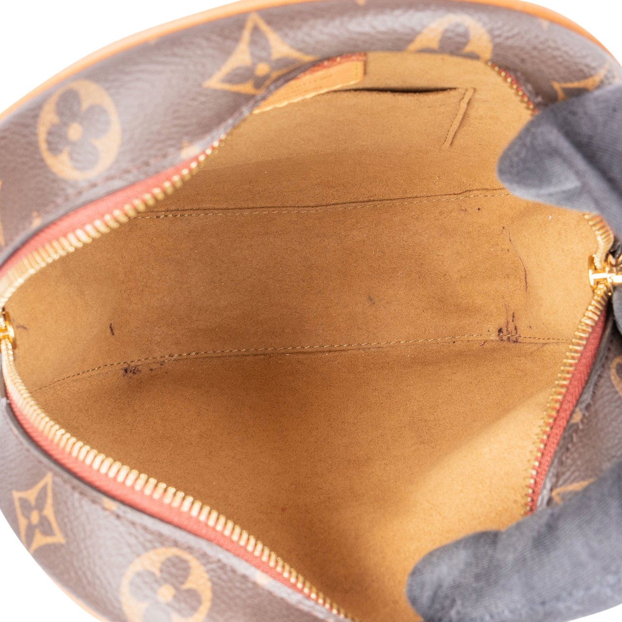 Louis Vuitton Canvas Monogram Boite Chapeau Souple MM Crossbody Bag Bruin