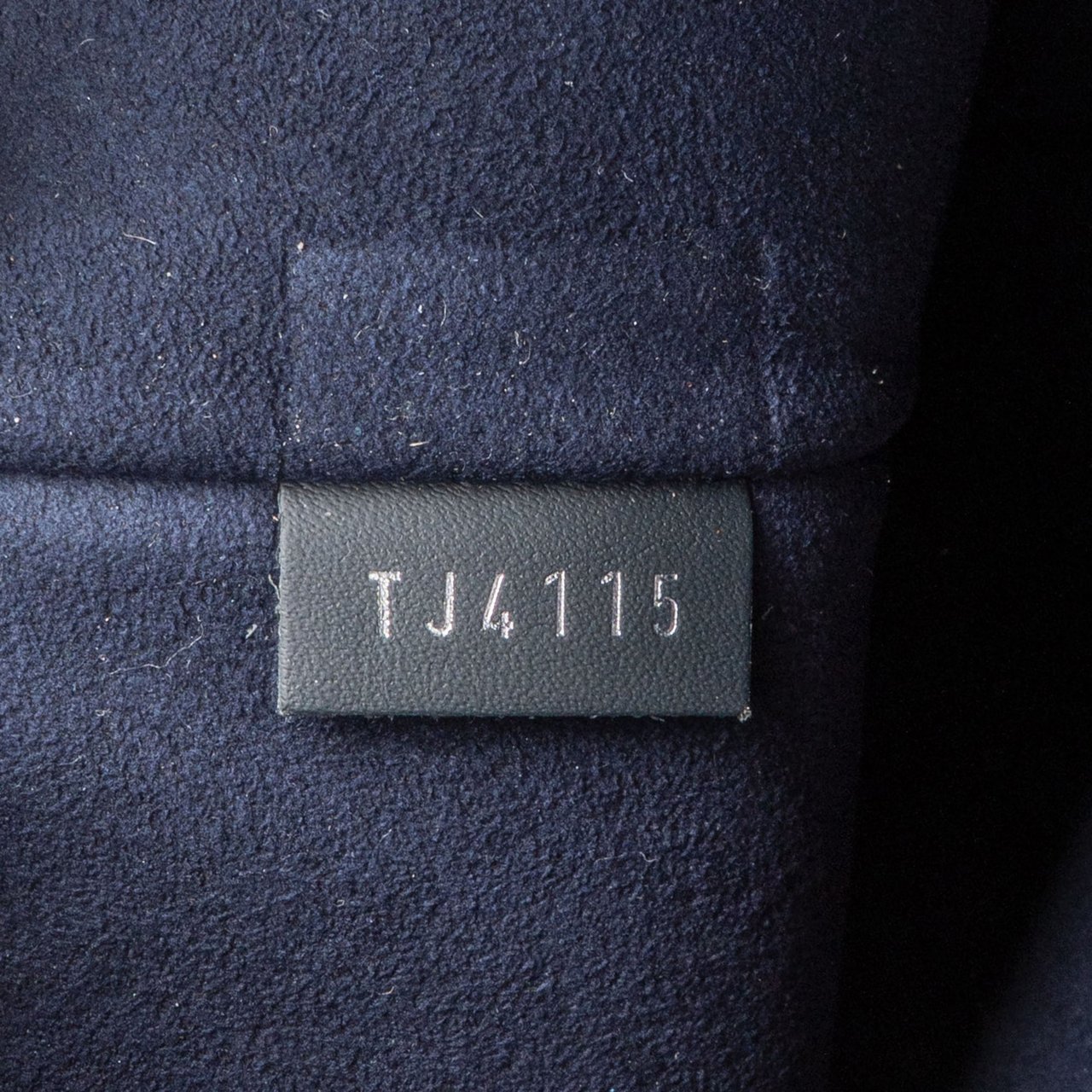 Louis Vuitton Louis Vuitton Noir Epi Leather Laptop Clutch Zwart