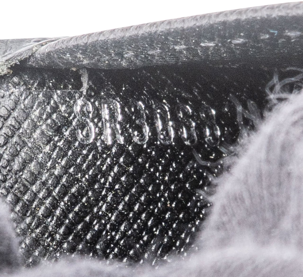 Louis Vuitton Louis Vuitton Black Taiga Leather Slender Wallet Zwart