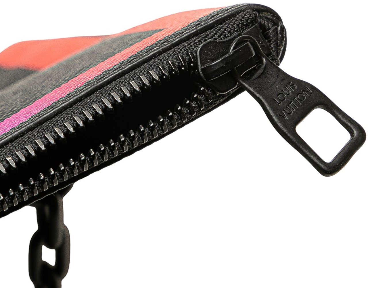 Louis Vuitton Taiga Rainbow Pochette A4 Zwart