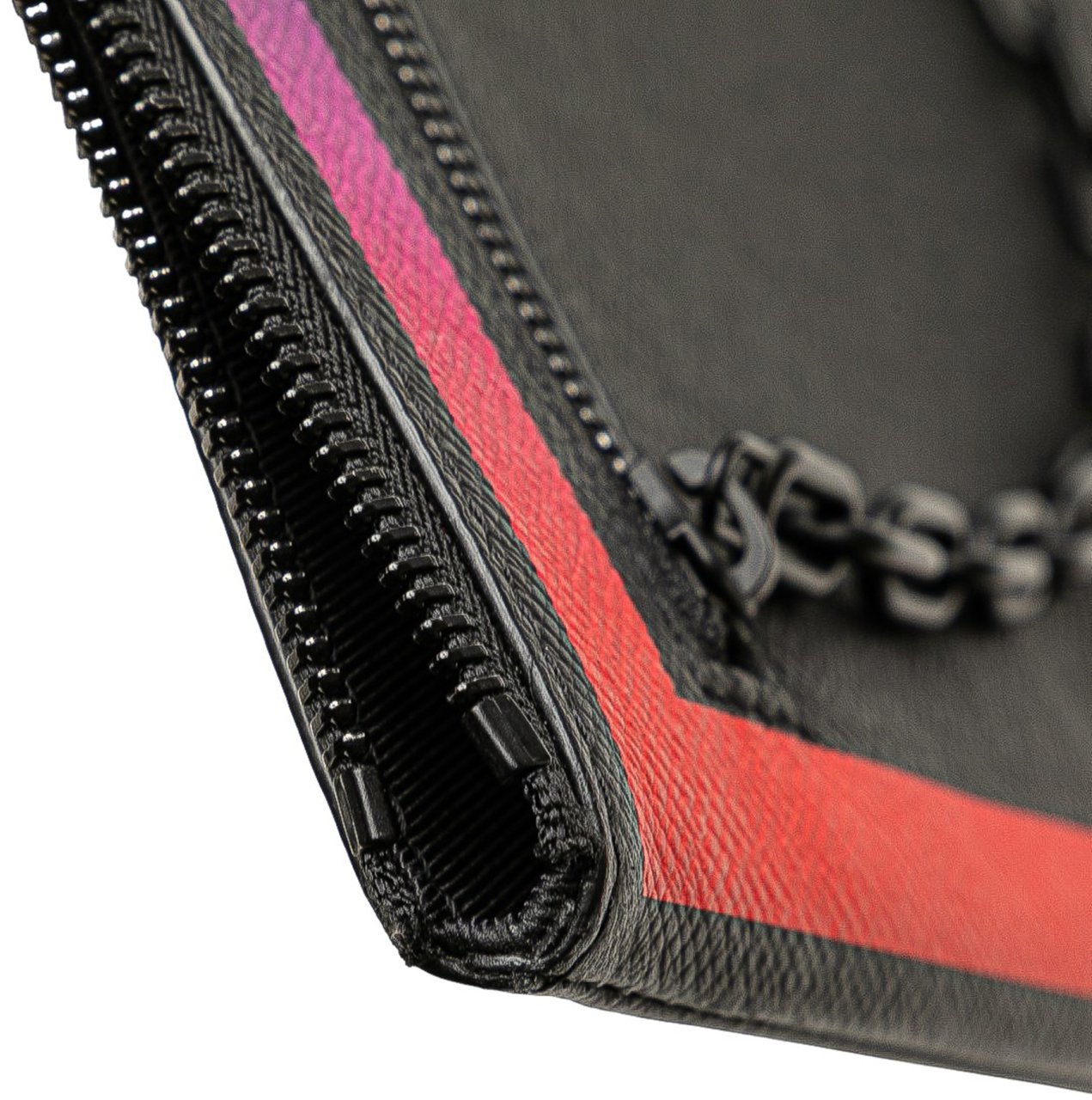 Louis Vuitton Taiga Rainbow Pochette A4 Zwart
