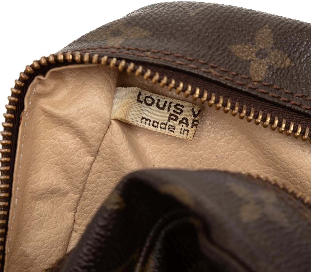 Louis Vuitton Monogram Trousse Toilette 28 Bruin