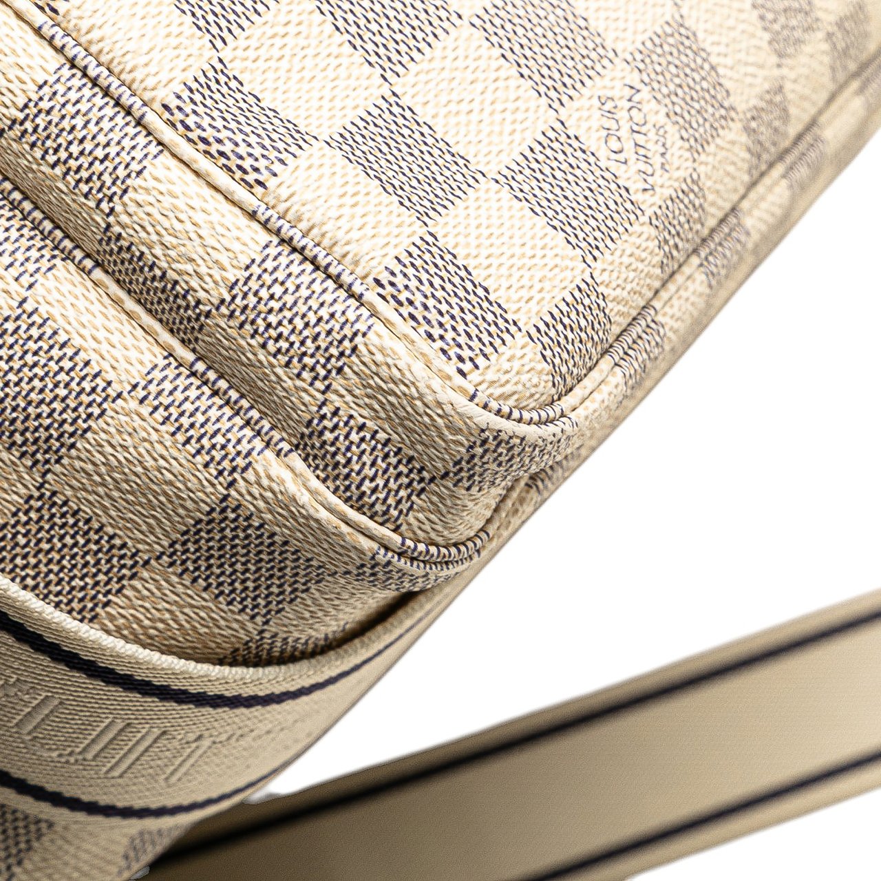 Louis Vuitton Damier Azur Naviglio Wit