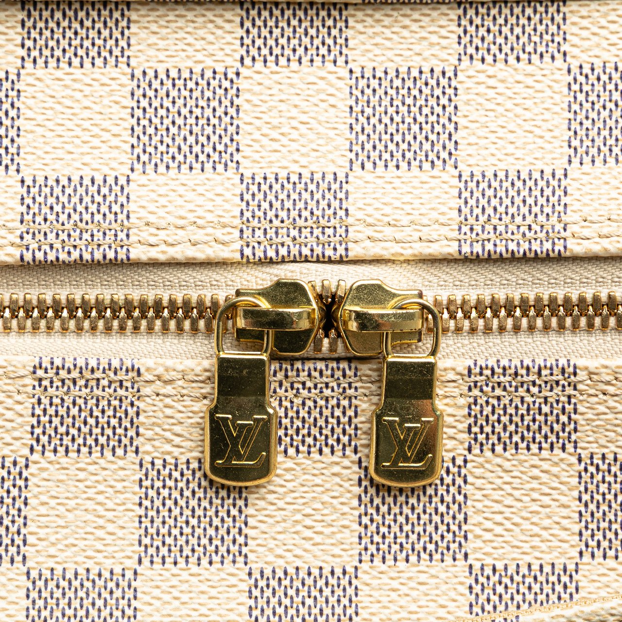 Louis Vuitton Damier Azur Naviglio Wit