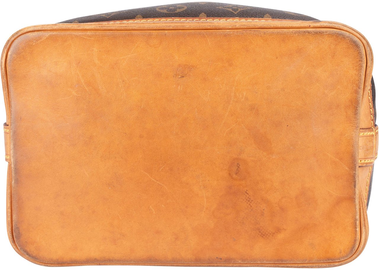 Louis Vuitton Louis Vuitton Canvas Monogram Nano Noe Crossbody Bag Bruin