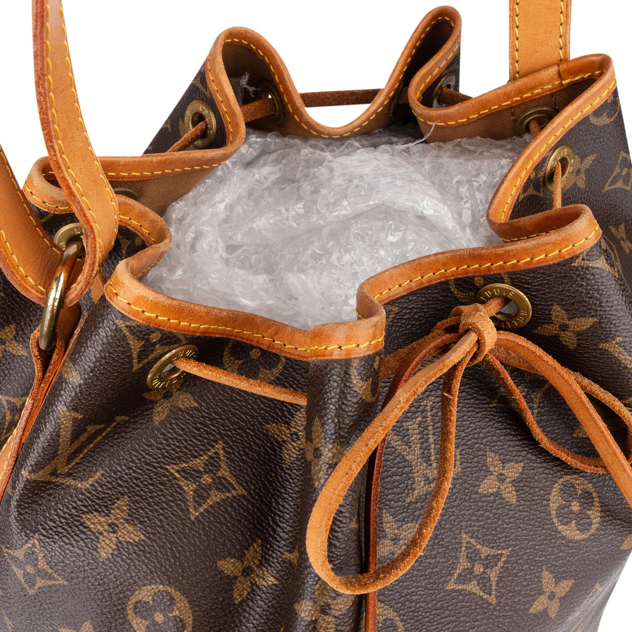 Louis Vuitton Louis Vuitton Canvas Monogram Sac Noe Grande Shoulder Bag Bruin